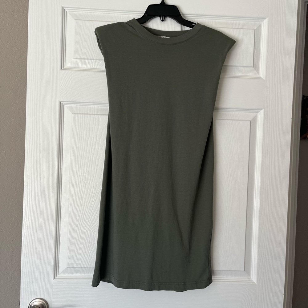 NWOT Aritzia Babaton Dress